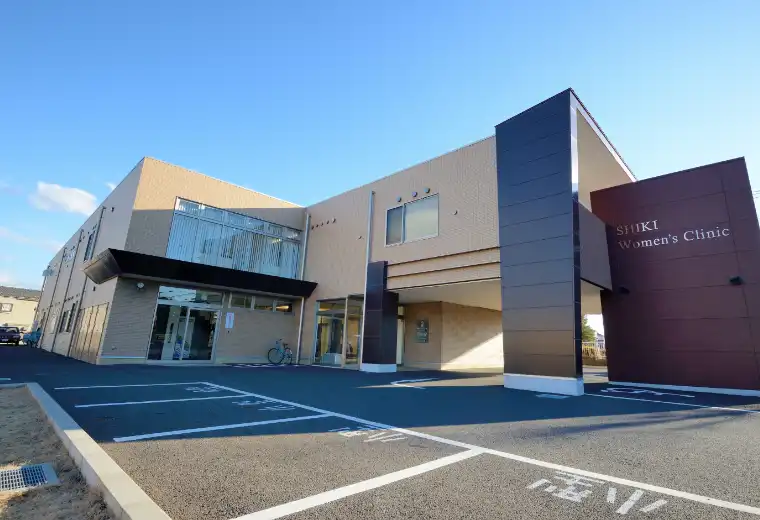 病院入り口前の車寄せ